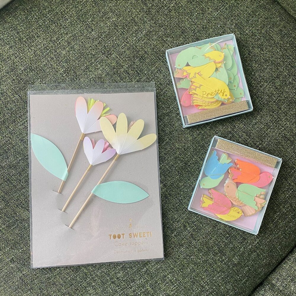 Meri Meri flower cake topper and birdie garland